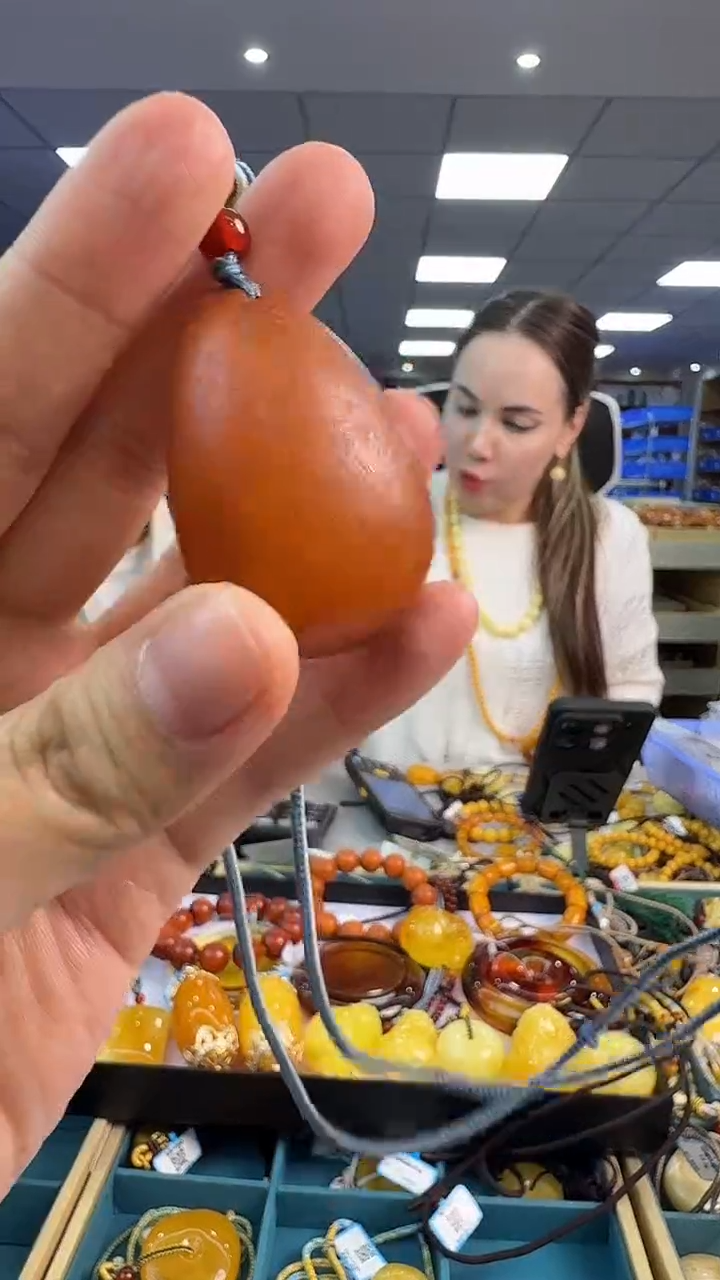 琥珀颈饰未镶嵌214秒拍号 假一罚三 