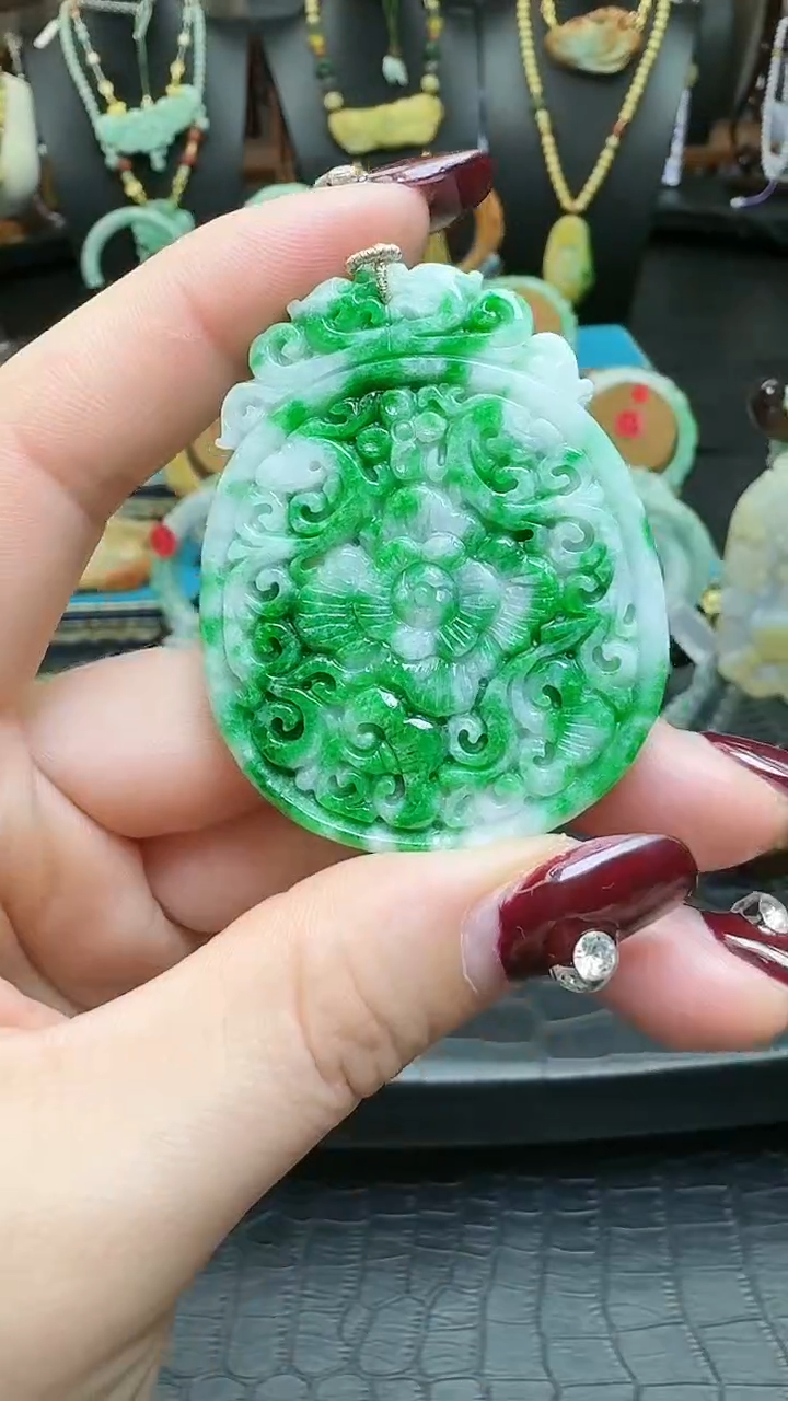 【闪购商品】翡翠颈饰未镶嵌福牌