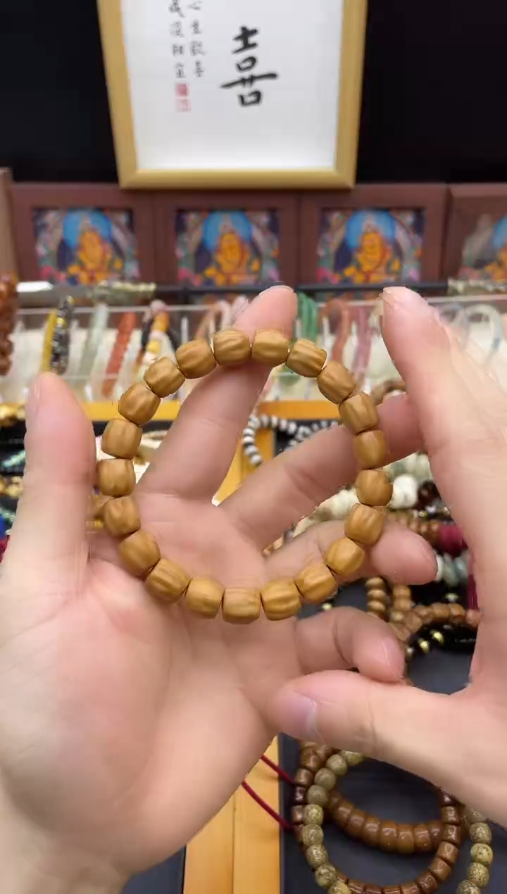 猴头核桃手串猴头雕刻百香籽手串（微瑕不退不换）