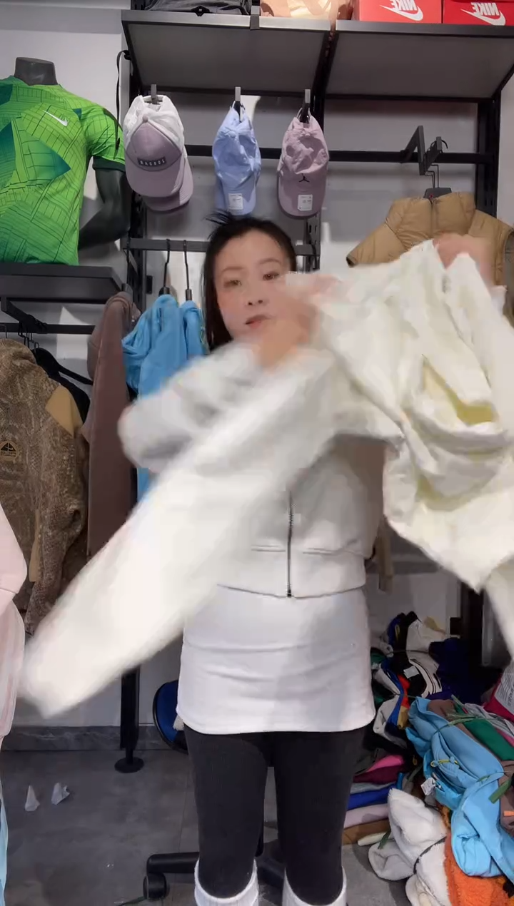 1428闪购编码  阿迪运动卫衣裤以直播间过款为准 尺码. 