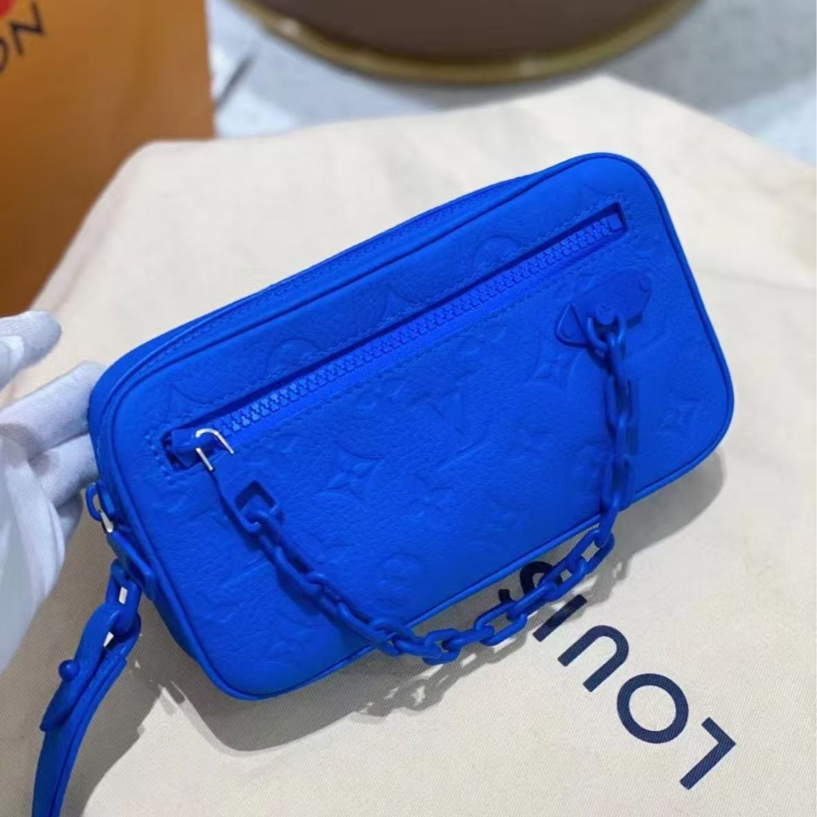 95新 LouisVuitton/路易威登 LV 全皮老花压纹手拿 /X62