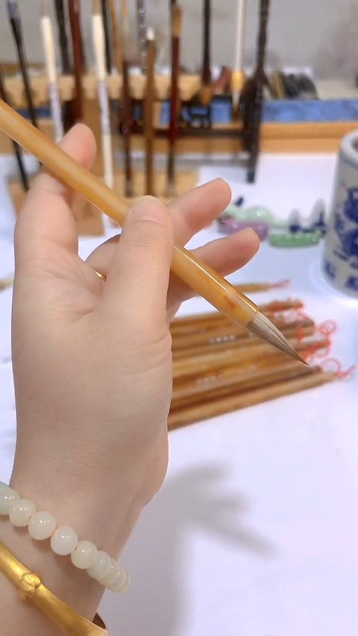 新款琥珀色笔杆狐狼毛笔1支 作品笔