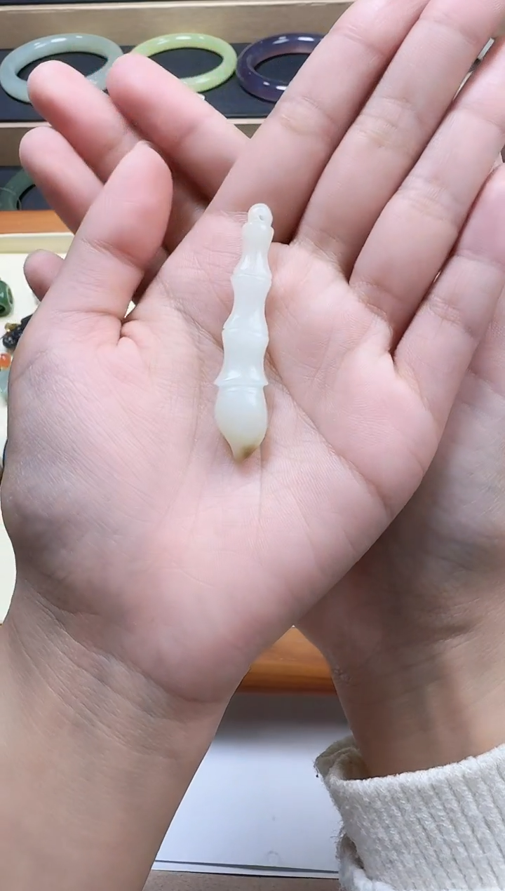 【闪购商品】和田玉颈饰未镶嵌毛笔 YY
