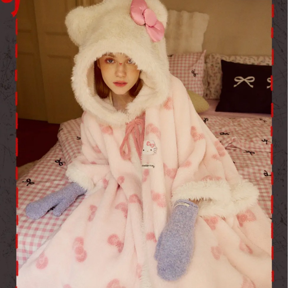 126-冬季HelloKitty联名新款毛绒女士家居服斗篷睡袍