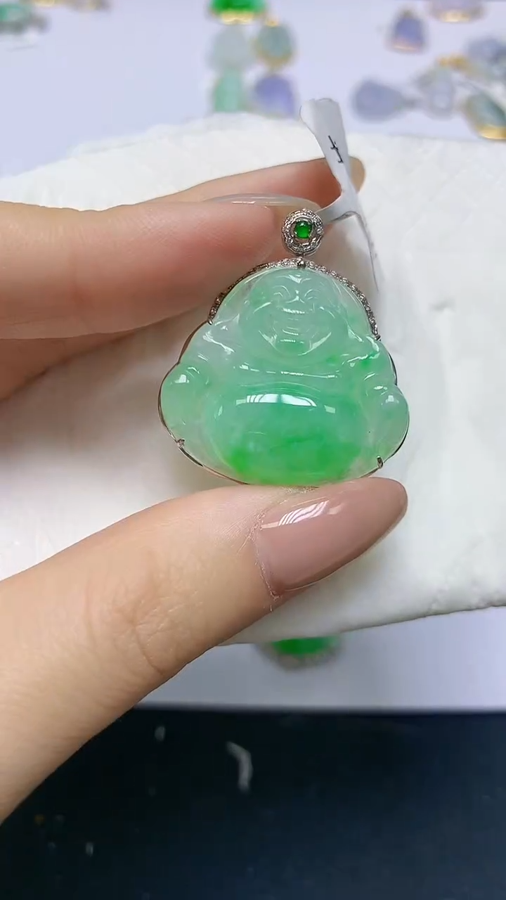 翡翠18K金镶嵌颈饰天然缅甸A货翡翠