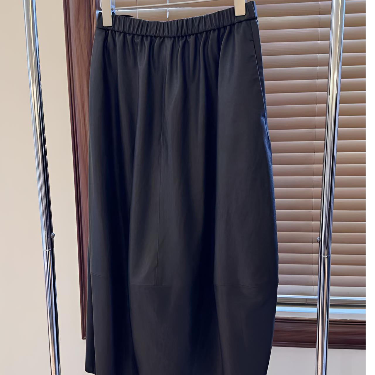 2025秋冬新款高腰显瘦A字花苞灯笼皮半裙1208