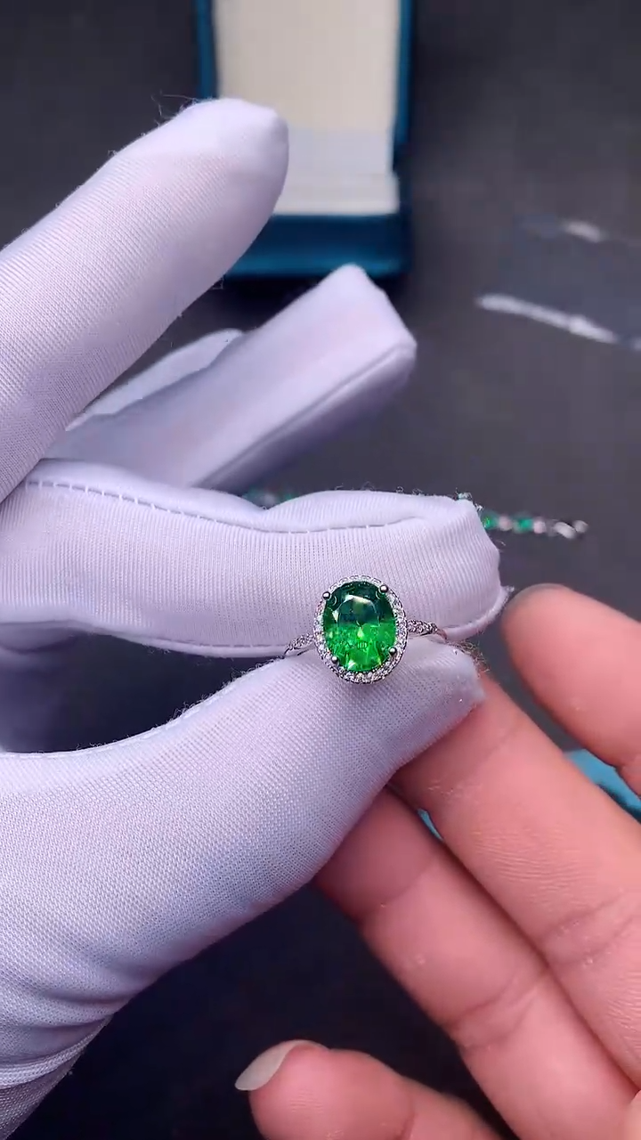 【闪购商品】石榴石（沙弗莱）戒指银S925镶嵌······