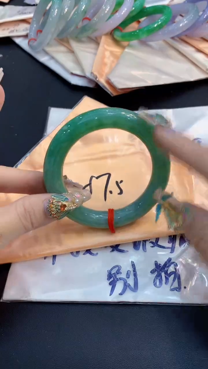 【闪购商品】翡翠手镯未镶嵌0146071995