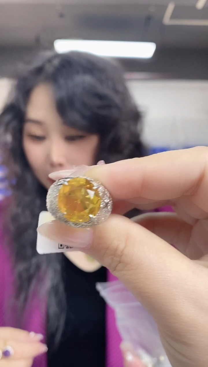 【闪购商品】水晶戒指未镶嵌多样性发其一颜色微差