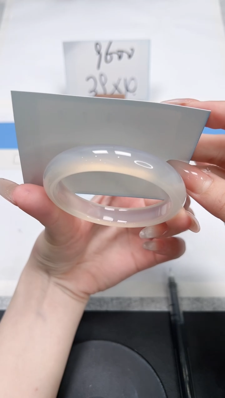 【闪购商品】石英质玉手镯未镶嵌271/荔枝59