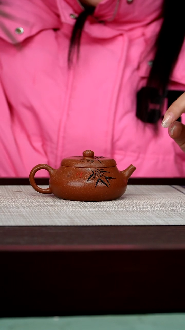 【闪购商品】宜兴原矿紫砂茶壶150C