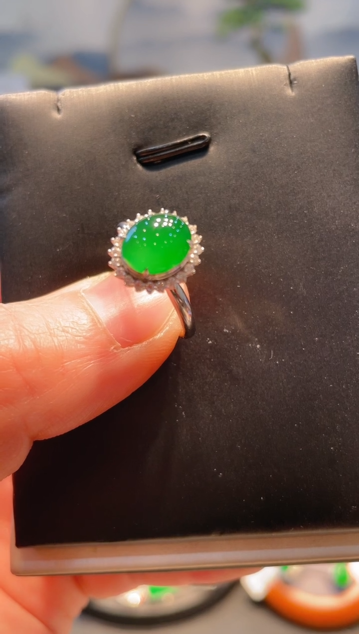 【闪购商品】翡翠颈饰18K金镶嵌B41戒指