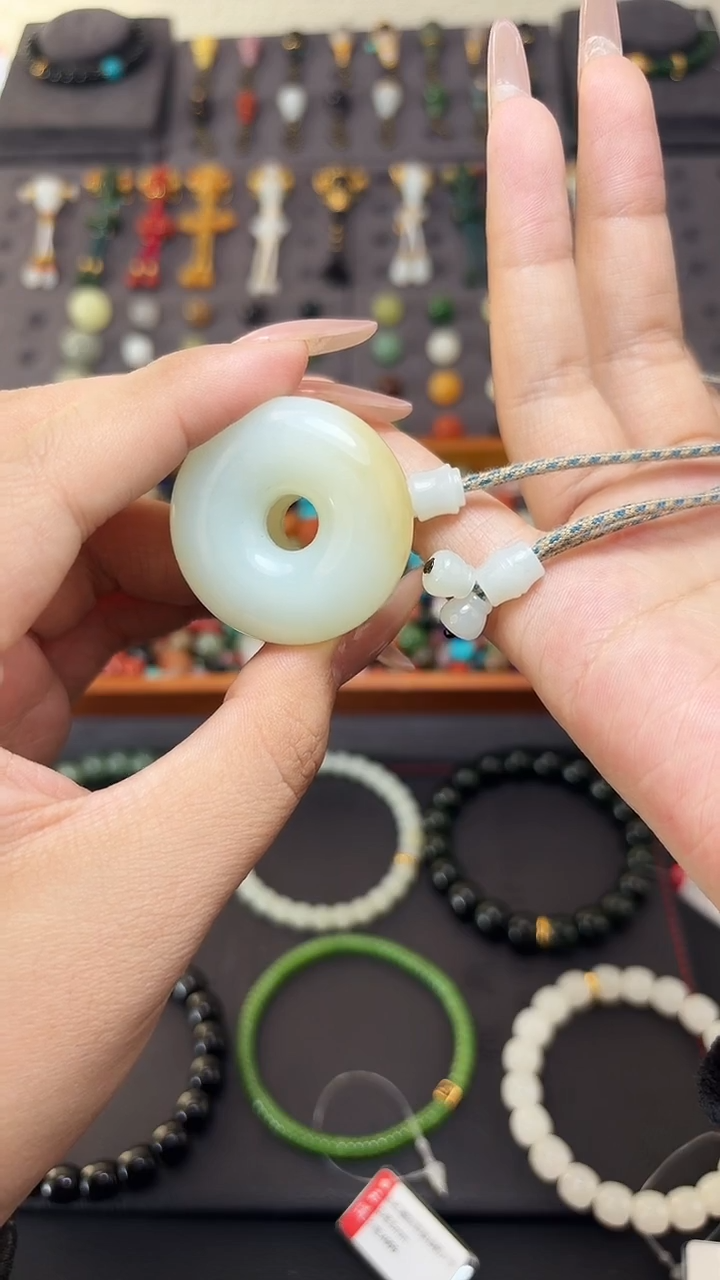 未镶嵌和田玉挂件承*迪克兰平安扣