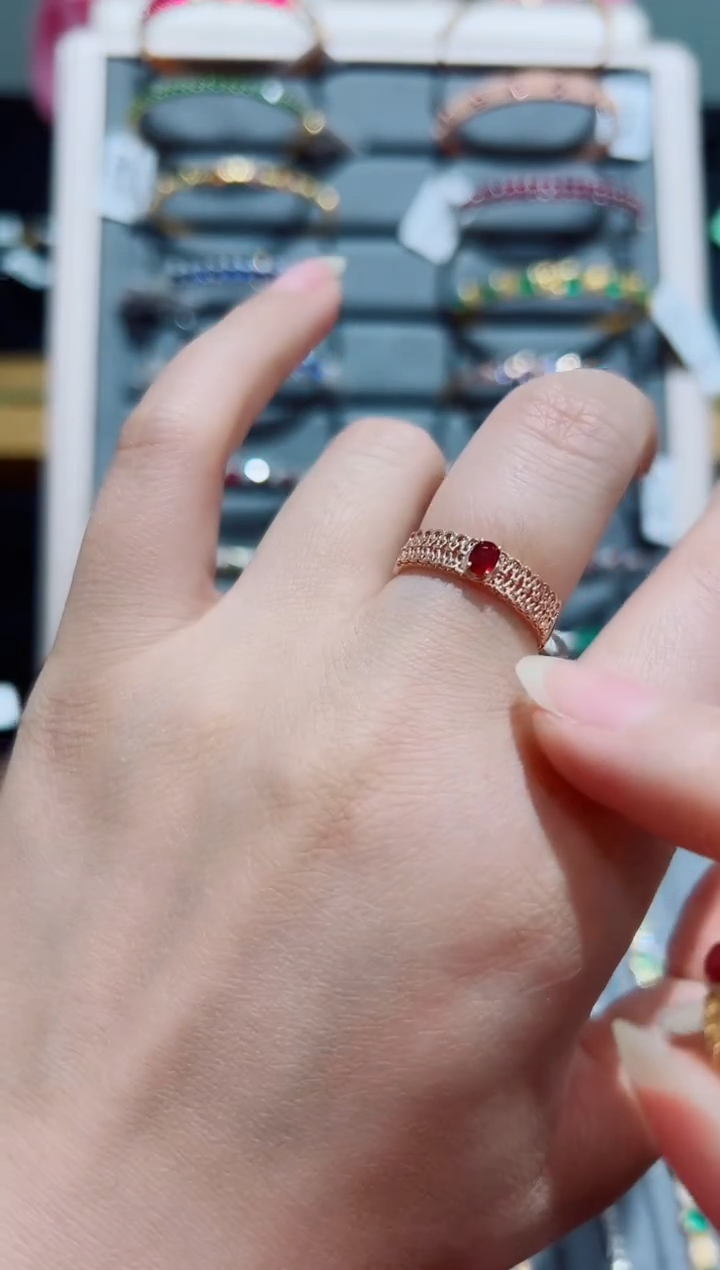 【闪购商品】戒指18K金镶嵌红宝石·