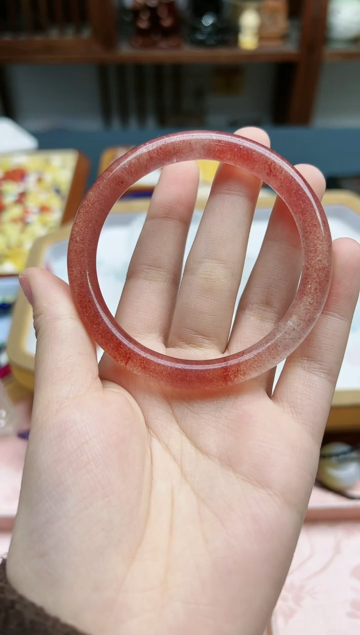 【闪购商品】石英质玉手镯未镶嵌草莓晶57+#手镯*1 ZD