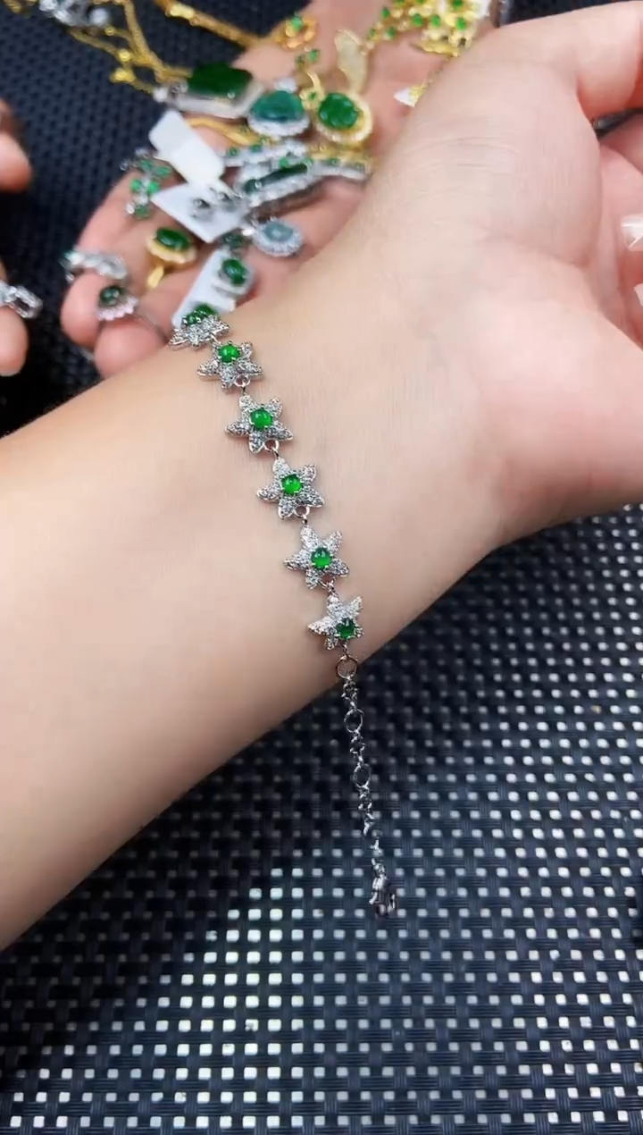 【闪购商品】翡翠手链未镶嵌11111111