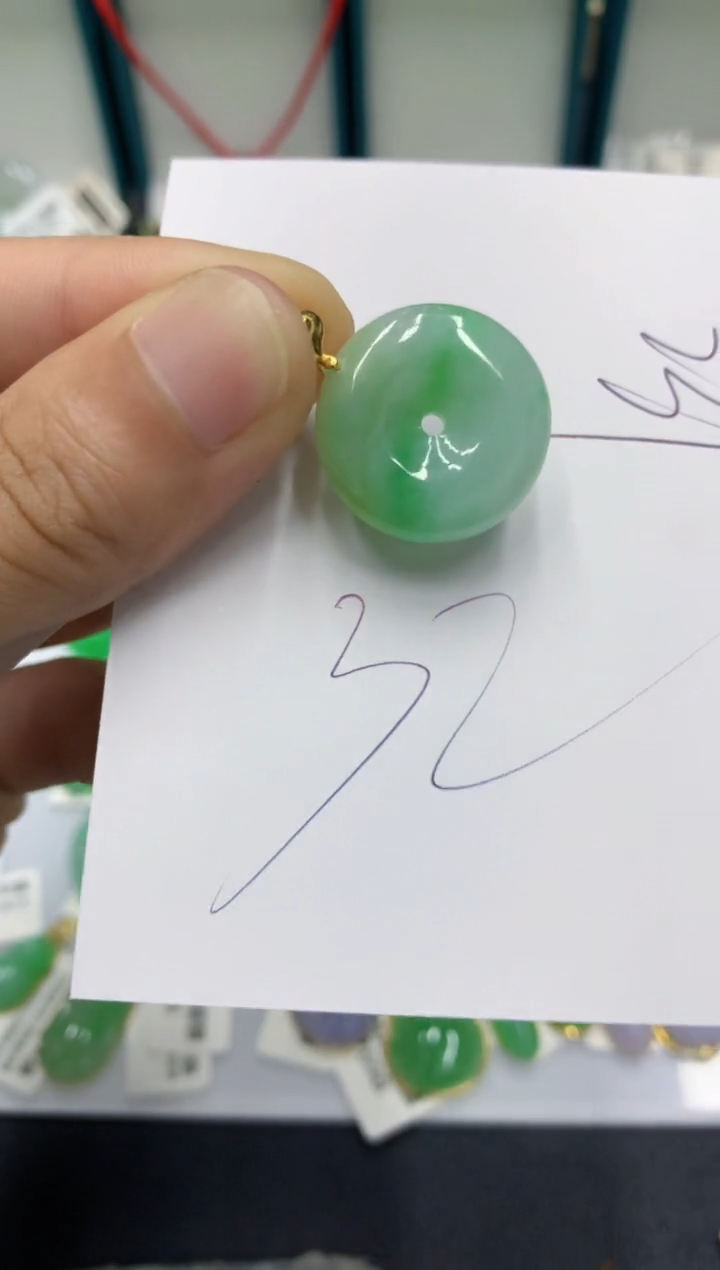 翡翠未镶嵌颈饰翡翠