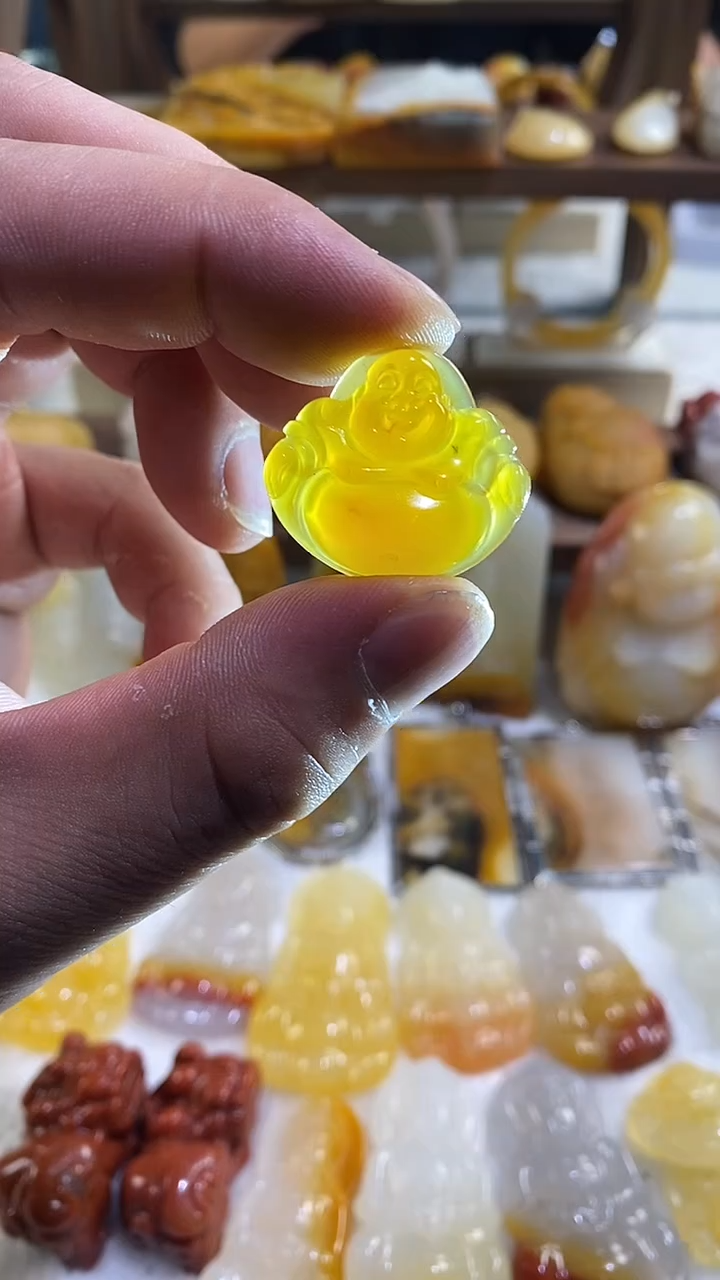 未镶嵌石英质玉（黄龙玉）吊坠(不含链)黄龙玉小佛