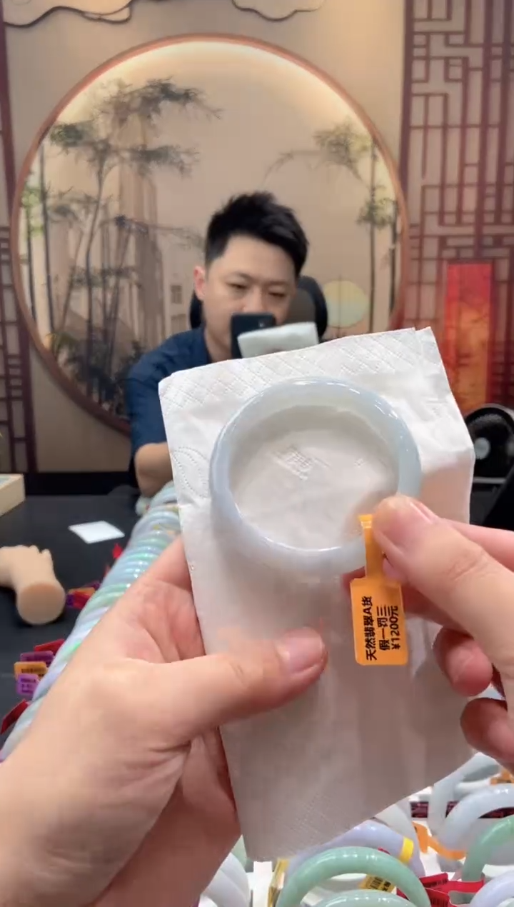 翡翠手镯未镶嵌00025003