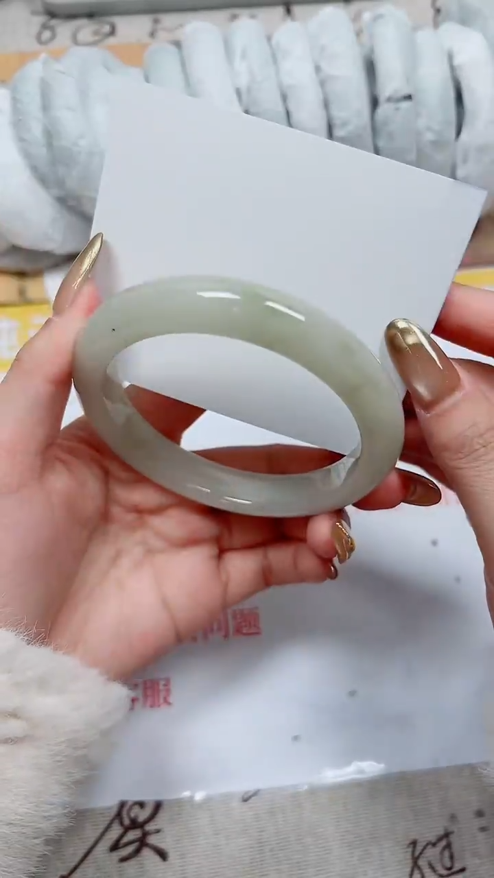 【闪购商品】石英质玉手镯未镶嵌K65-62.5