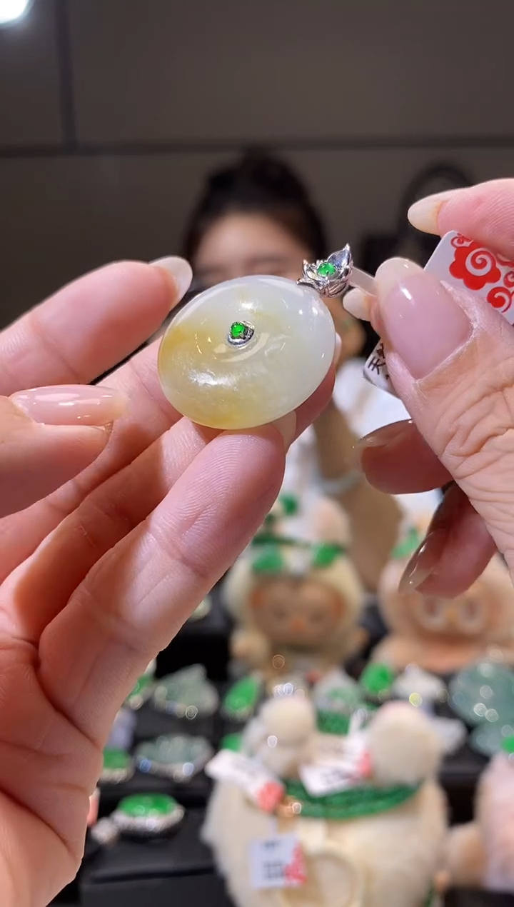 翡翠18K金镶嵌吊坠(不含链)平安扣