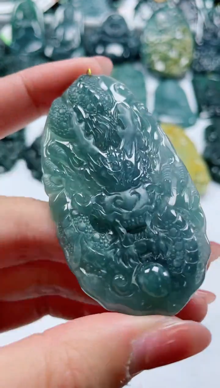 【闪购商品】翡翠颈饰未镶嵌            