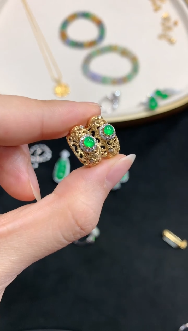 【闪购商品】翡翠耳饰18K金镶嵌W66|8800