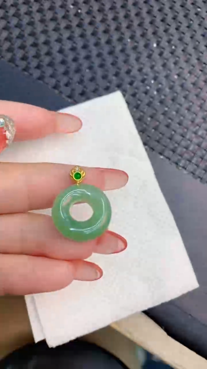 颈饰未镶嵌翡翠1