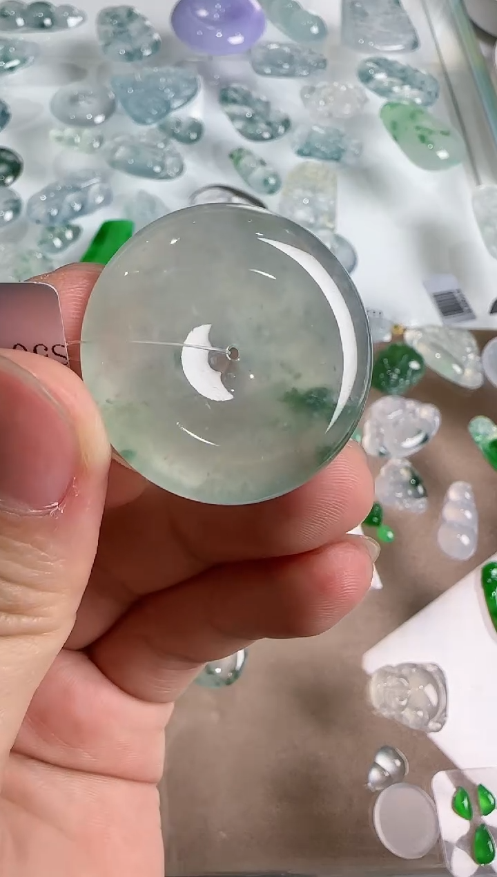 【闪购商品】翡翠吊坠(不含链)未镶嵌··