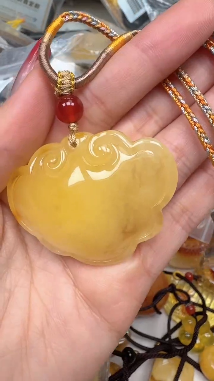 裸石琥珀未镶嵌如图