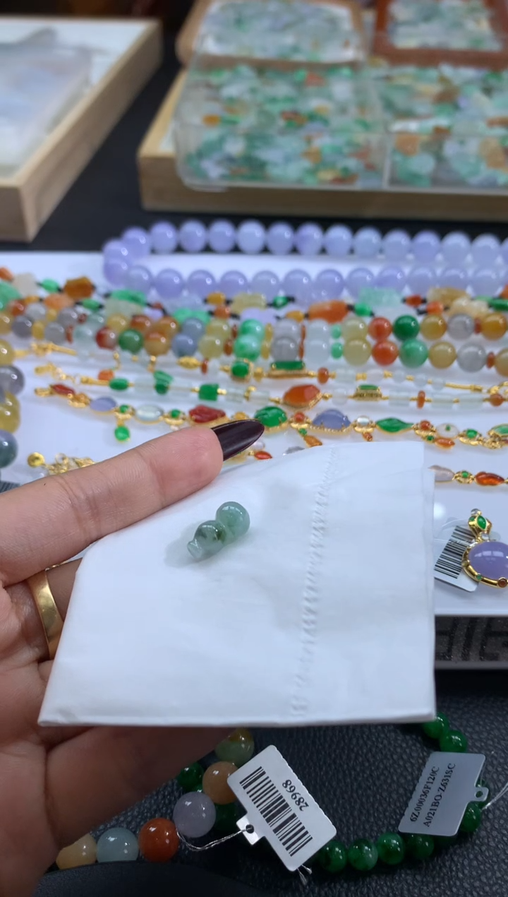 【闪购商品】定制翡翠未镶嵌翡翠