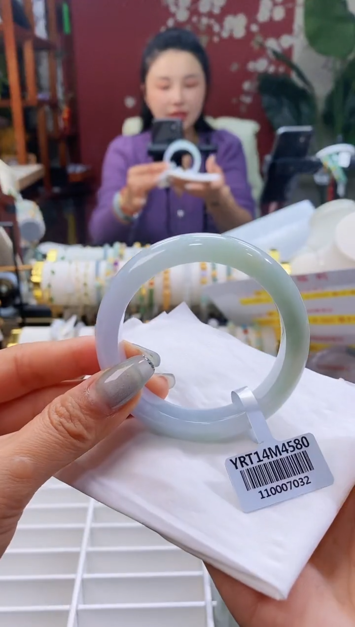 【闪购商品】翡翠手镯未镶嵌153半山水5455/12.4*8.7