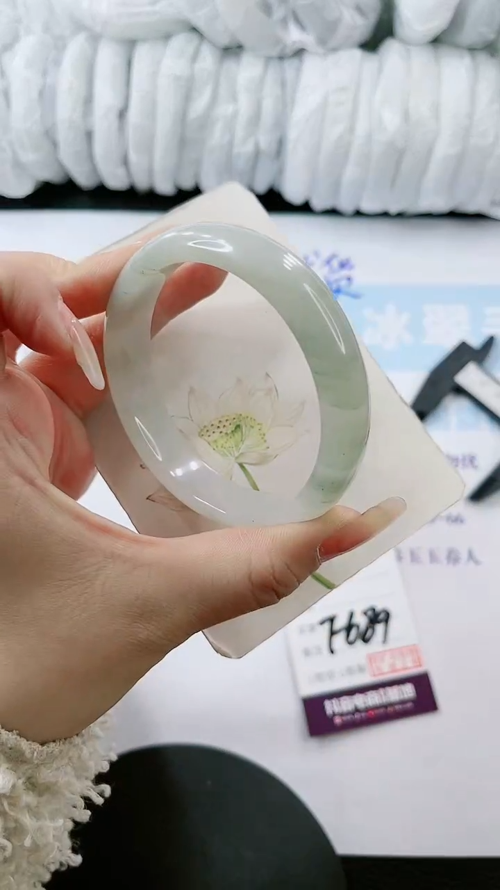 【闪购商品】石英质玉手镯未镶嵌多样性发货F689
