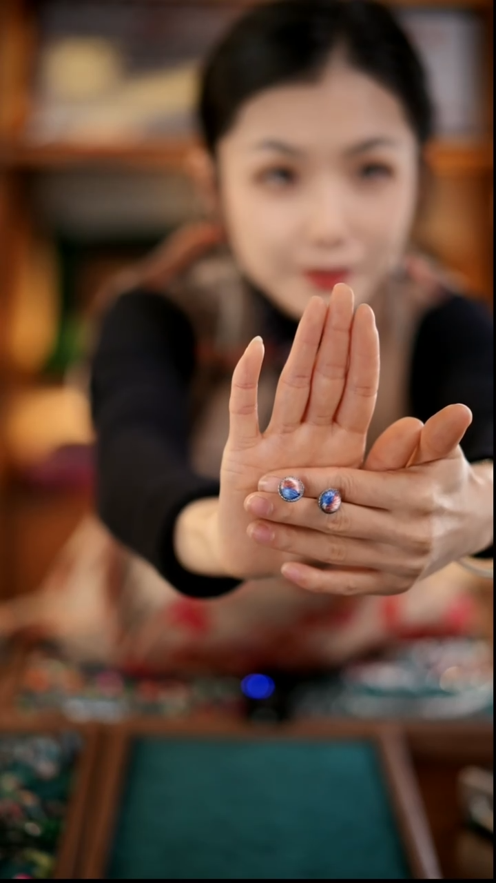 刺绣私人定制苗族手工Q679