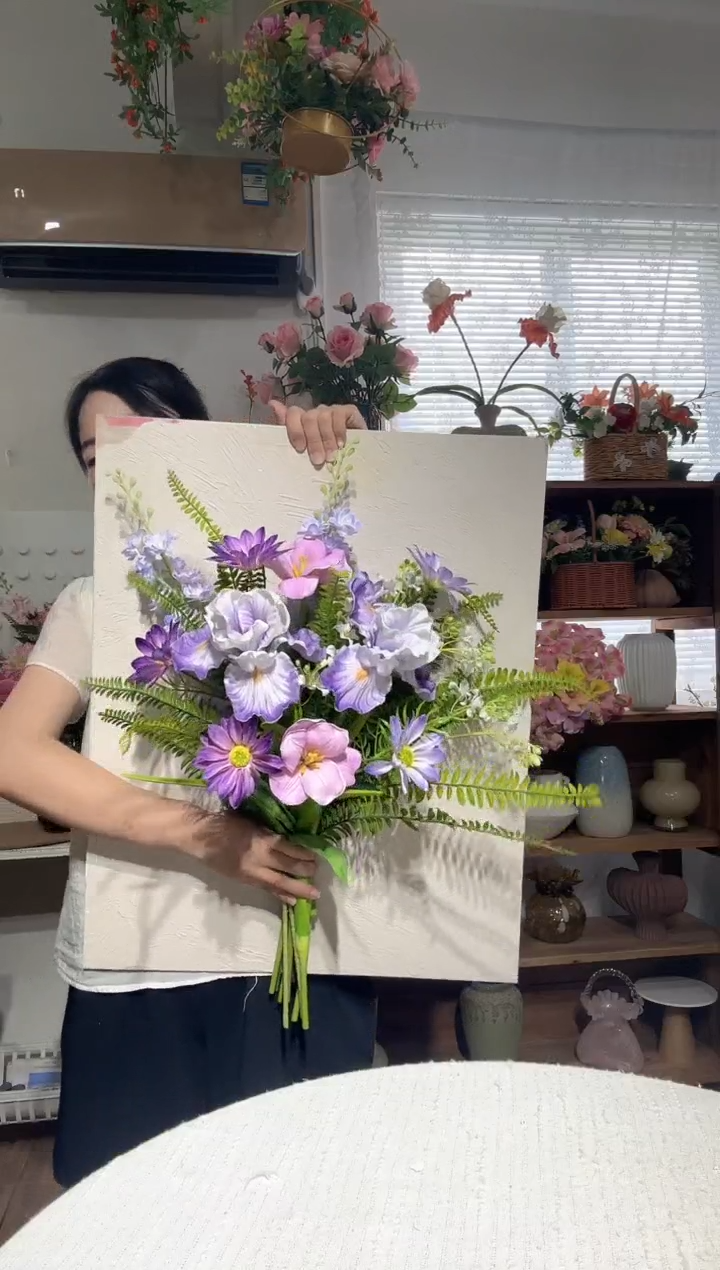  01 紫色系手感鸢尾花郁金香混搭花束（不含花瓶）