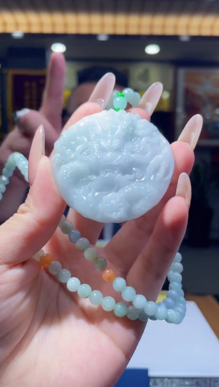 翡翠未镶嵌颈饰N-@@BSGA0502914多样性发一