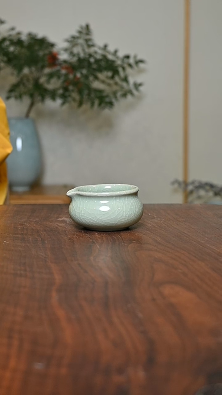 公道杯 豆绿釉 微瑕 朱家汝窑款