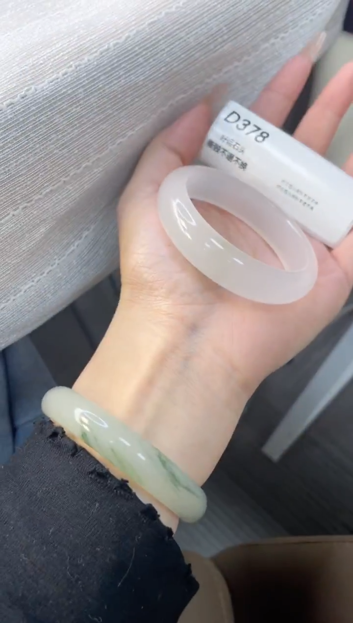 未镶嵌手镯石英质玉378
