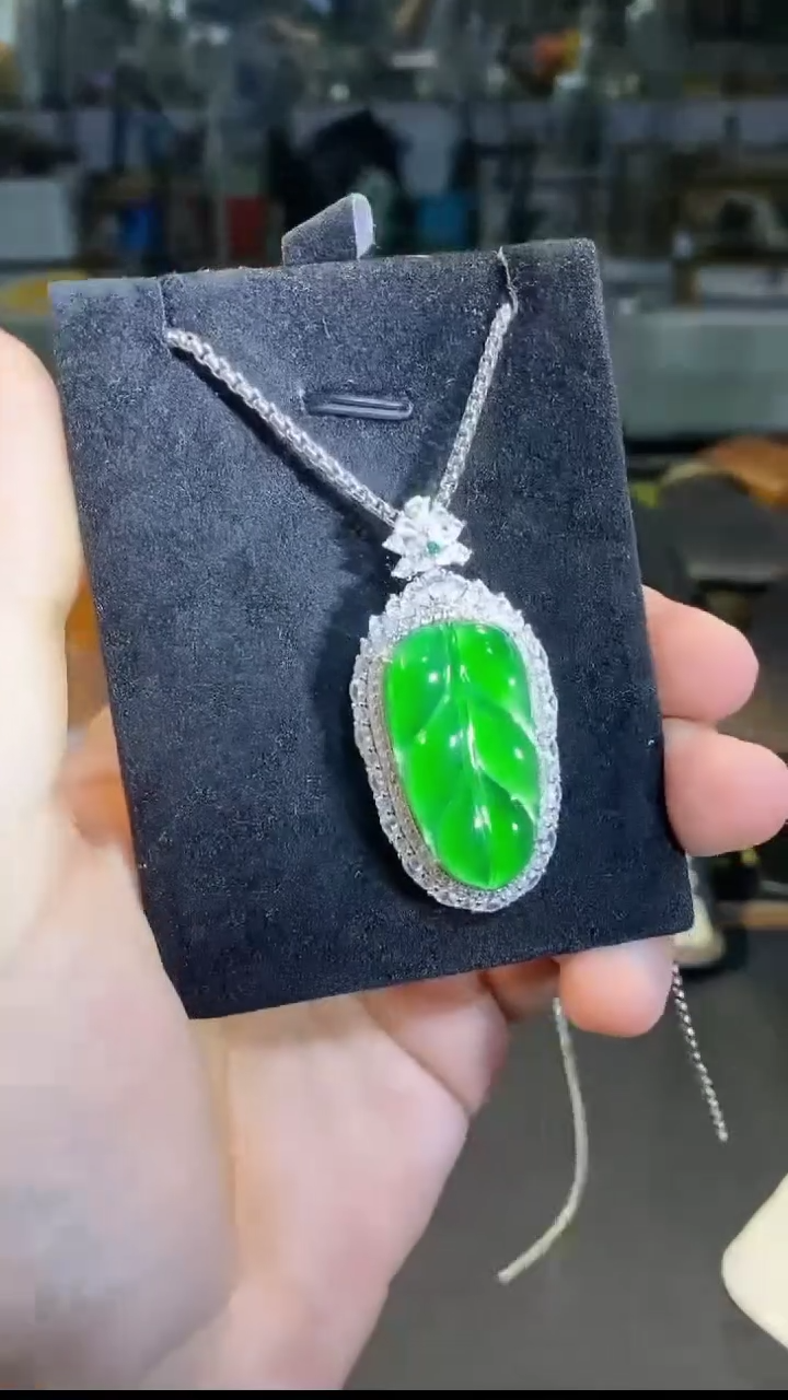 【闪购商品】翡翠吊坠(不含链)未镶嵌多样性发货其一不含链