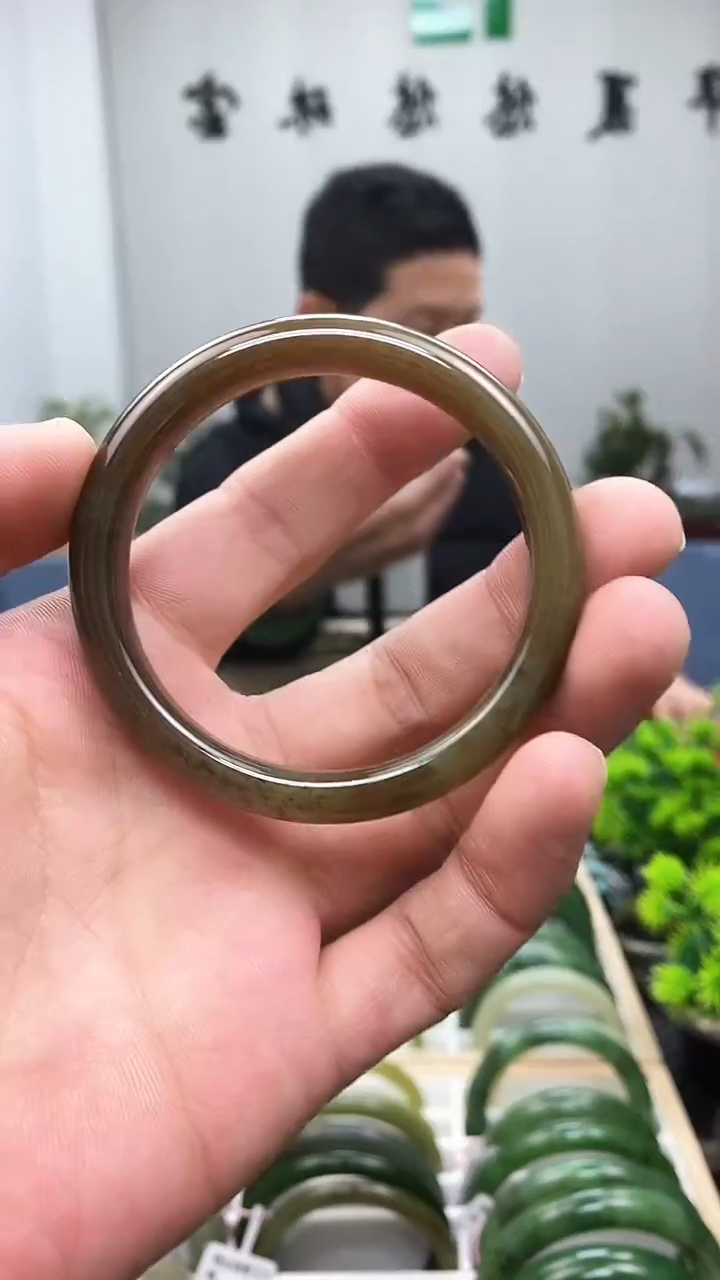 【闪购商品】和田玉手镯未镶嵌54