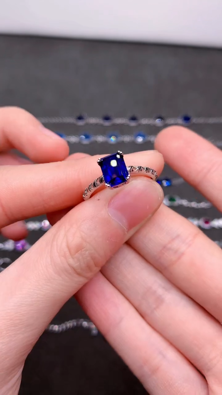 【闪购商品】蓝宝石戒指银S925镶嵌......