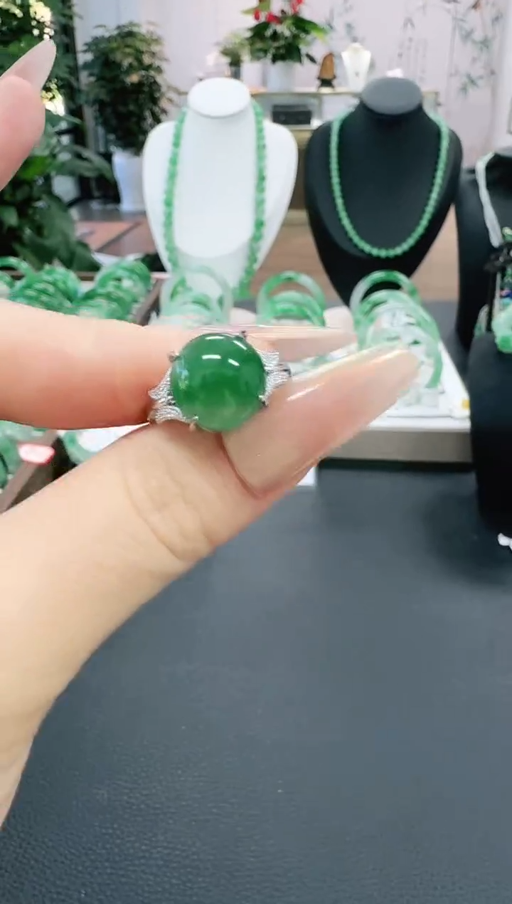 未镶嵌1石英质玉（非洲翠）/3655