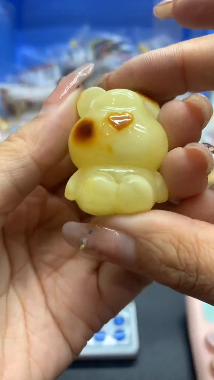 未镶嵌琥珀珠宝奇石1506