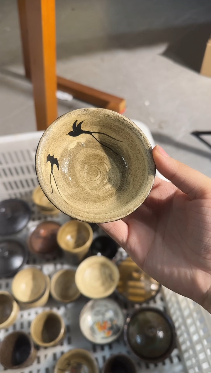 瓷片**手作手绘燕子高脚普洱杯