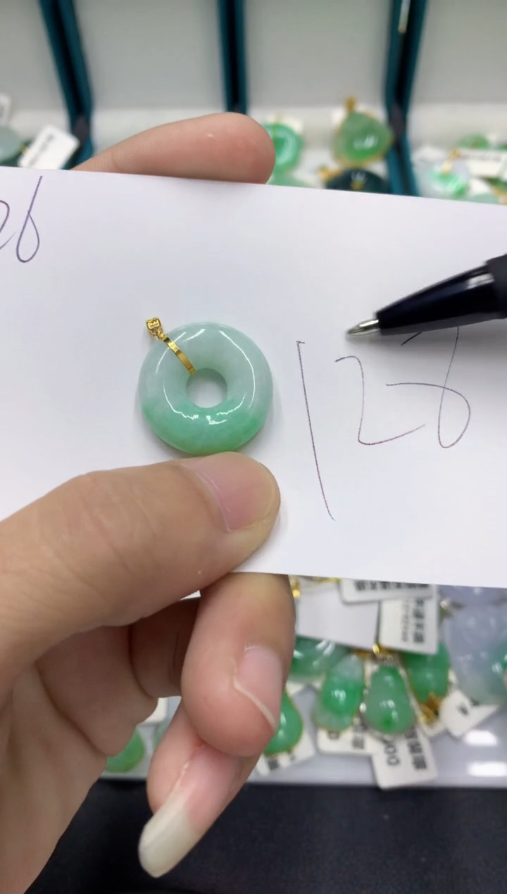 【闪购商品】翡翠颈饰18K金镶嵌翡翠