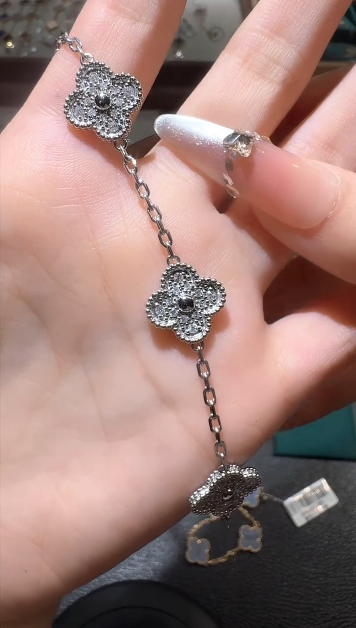 【闪购商品】手链18K金镶嵌钻石满钻五花手链GHJ