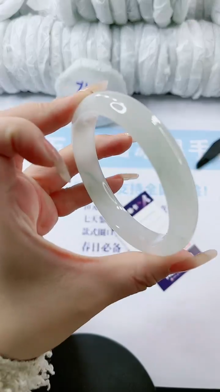 【闪购商品】石英质玉手镯未镶嵌多样性发货V647-63