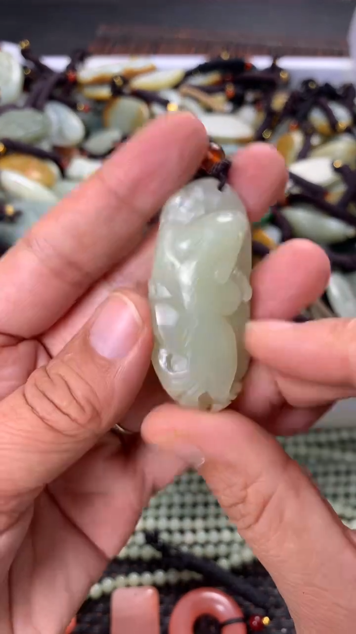 【闪购商品】和田玉颈饰未镶嵌多样性发货没有证书拍一发一有瑕