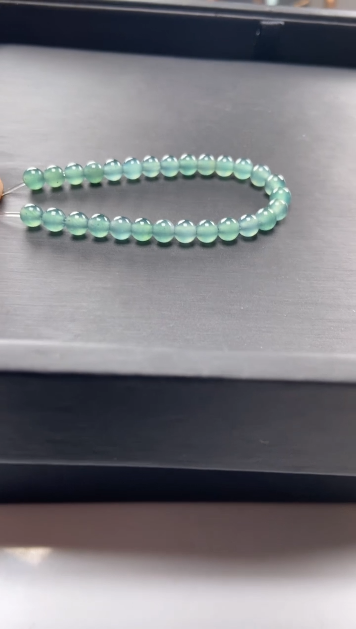 【闪购商品】翡翠手串未镶嵌多样性发货圆珠50颗卡5