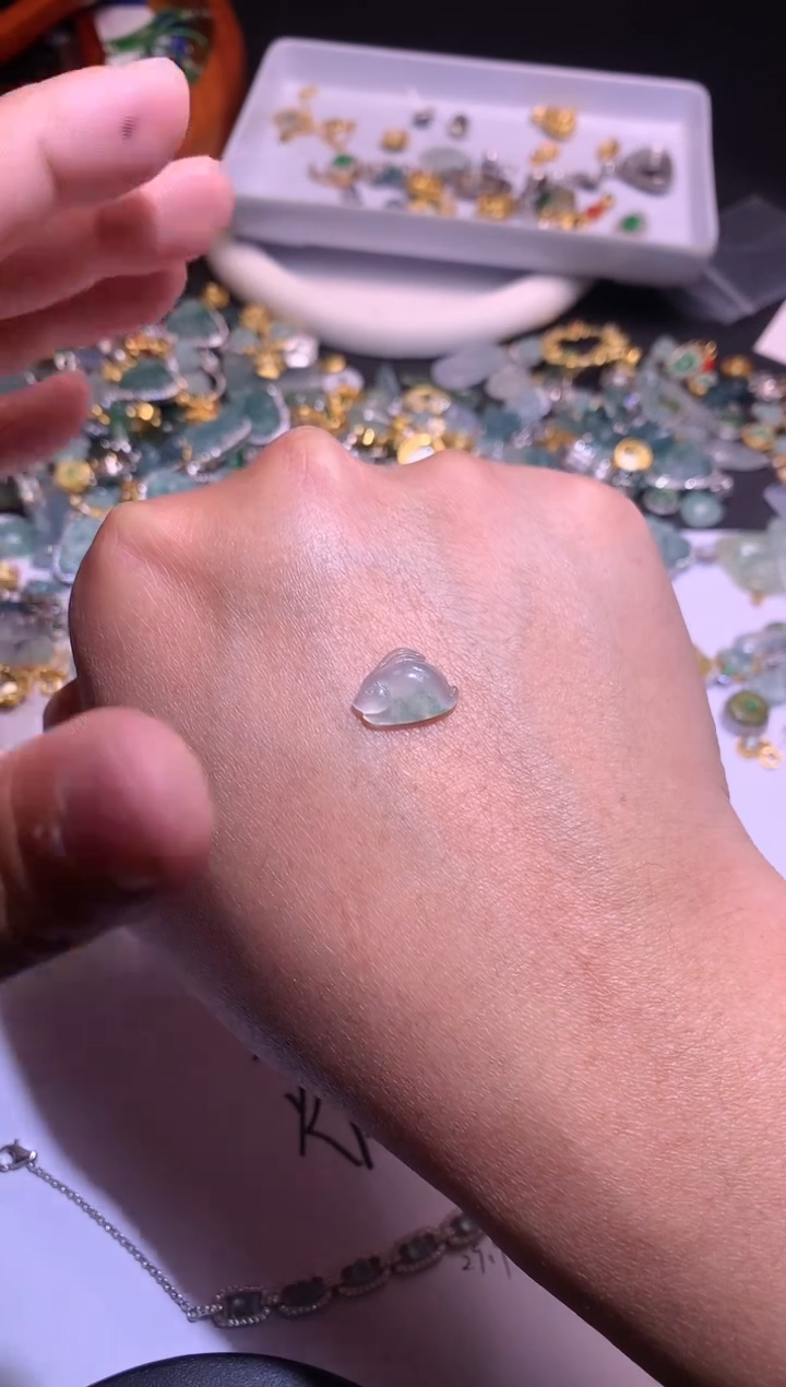 【闪购商品】翡翠吊坠(不含链)未镶嵌1